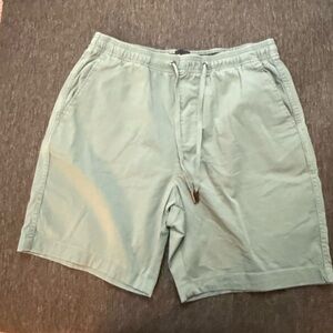 Men's Gap khaki sage green shorts with elastic waist Medium trending old gap